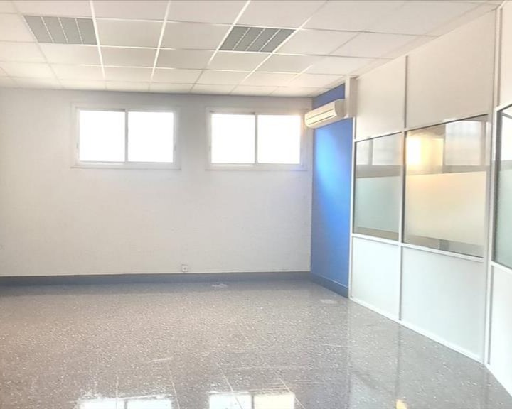 Local en venta en Martorell Barcelona Número 3