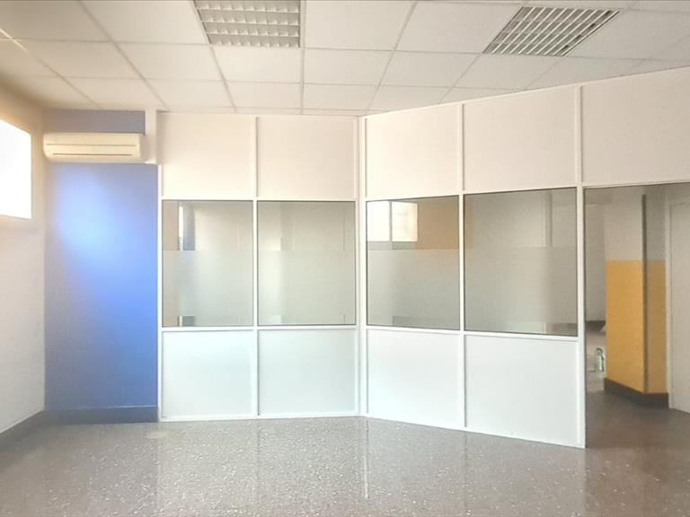 Local en venta en Martorell Barcelona Número 1