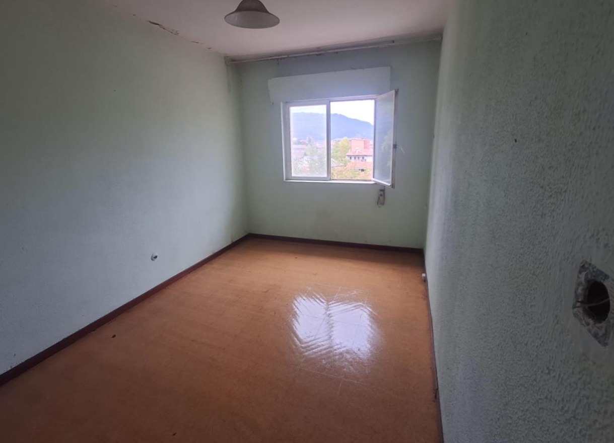 Piso en venta en Corrales de Buelna (Los Cantabria Número 3