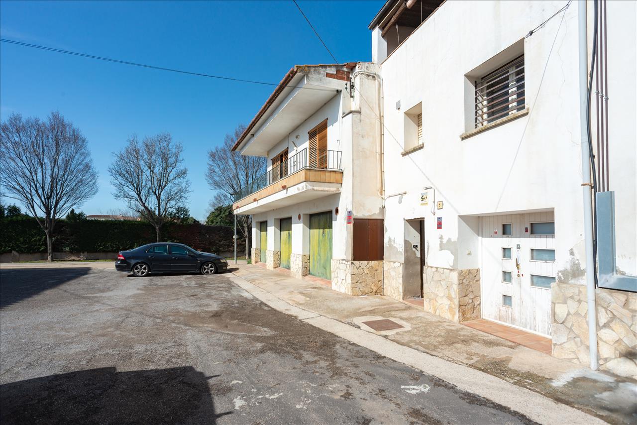 Casa en venta en Bordils Girona Número 0