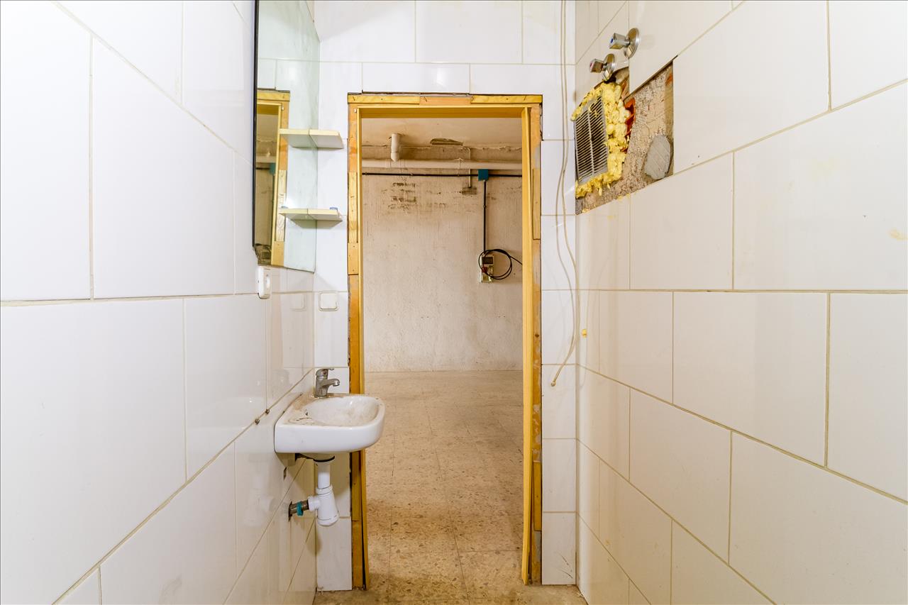 Local en venta en Blanes Girona Número 7