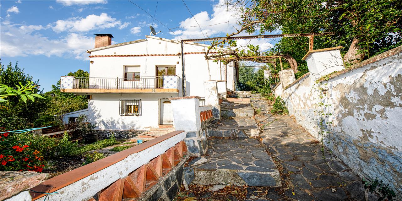 Casa en venta en Maçanet de la Selva Girona Número 5
