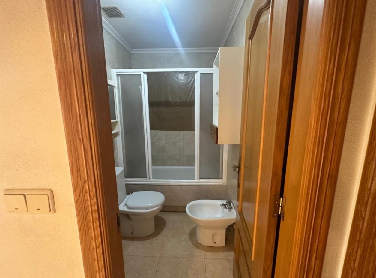 Piso en venta en Torrevieja Alicante Número 6