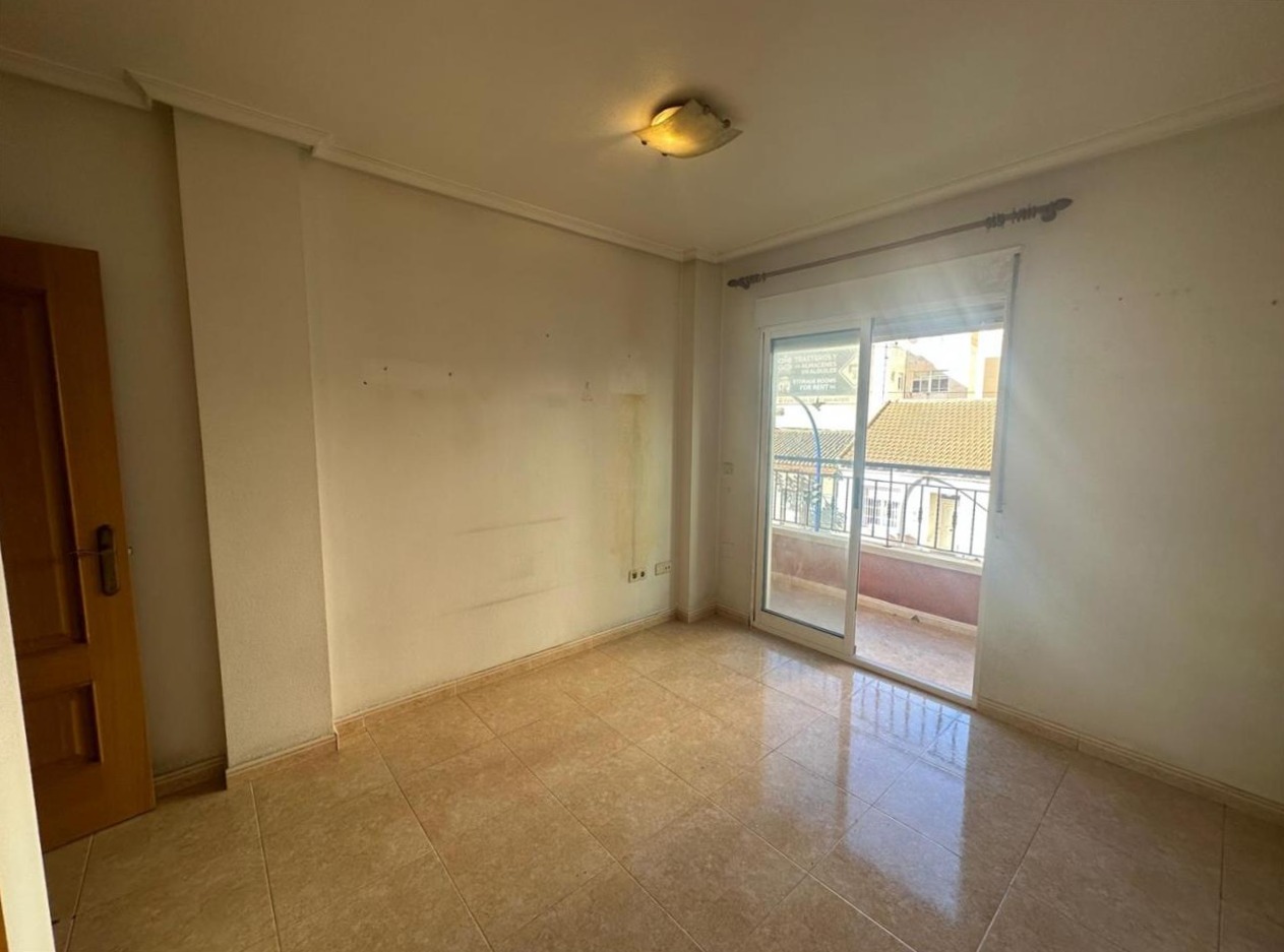 Piso en venta en Torrevieja Alicante Número 2