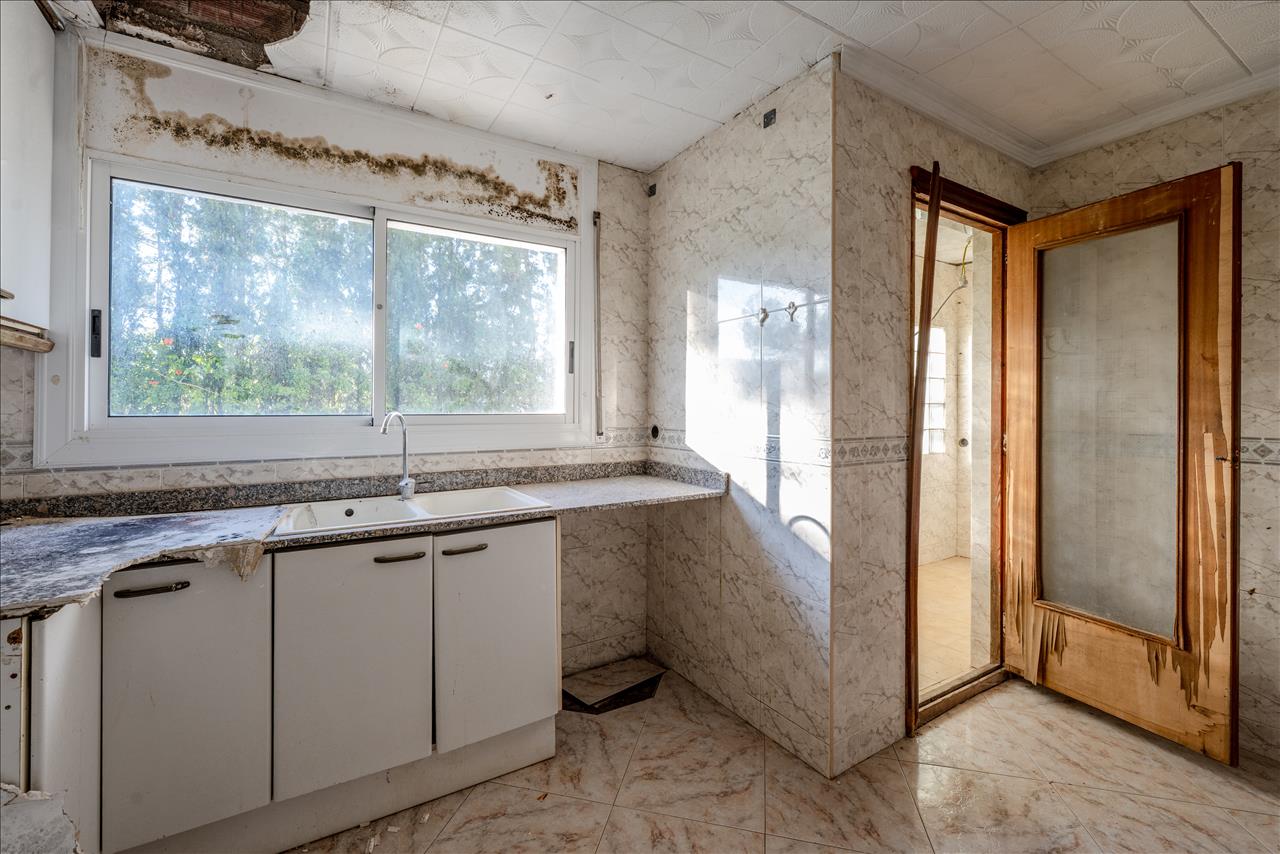 Casa en venta en Vallirana Barcelona Número 12