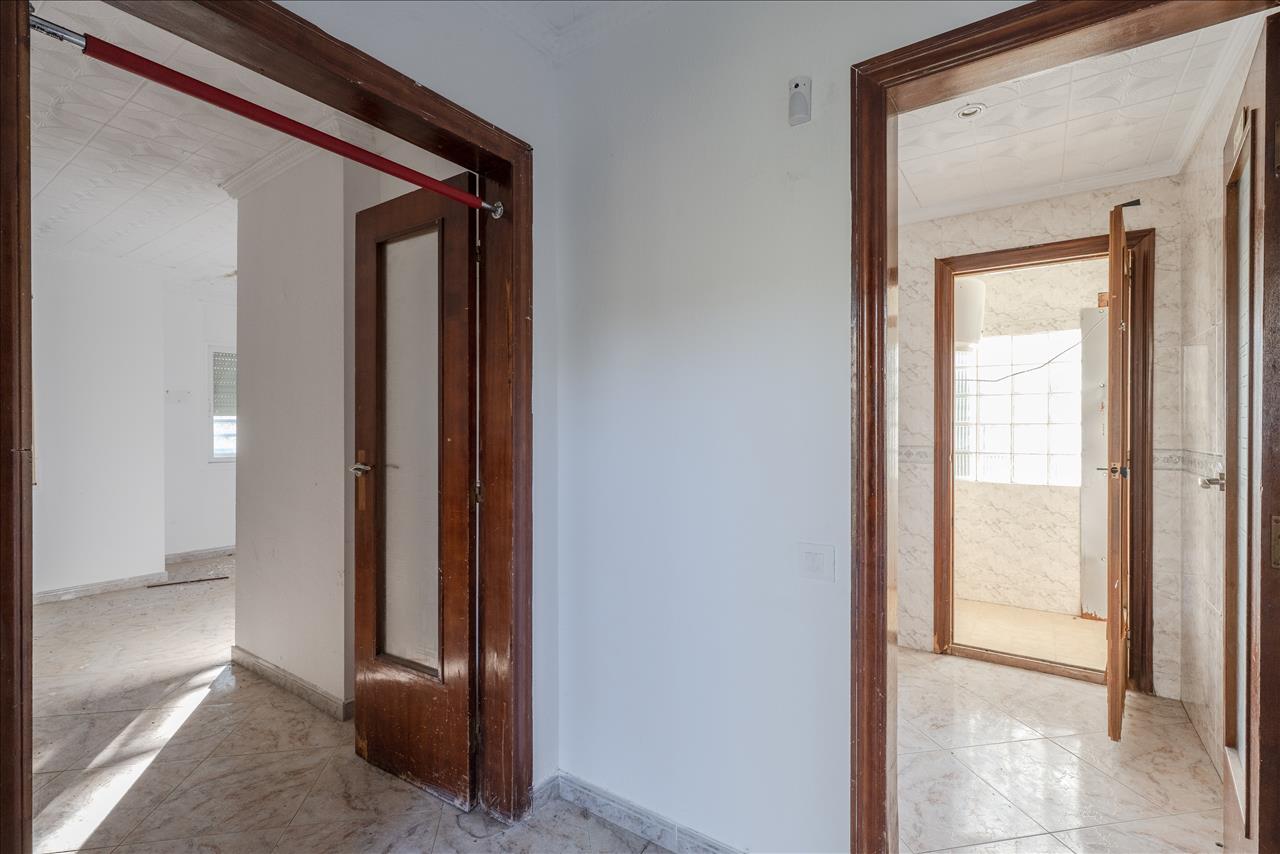 Casa en venta en Vallirana Barcelona Número 9
