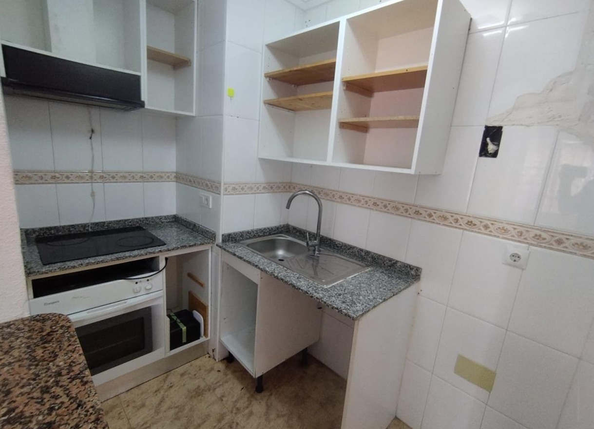 Piso en venta en Torrevieja Alicante Número 9