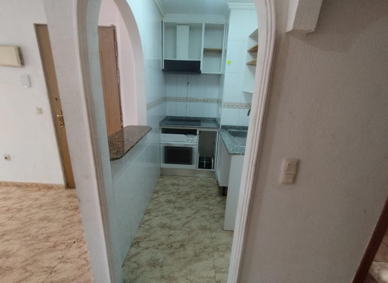 Piso en venta en Torrevieja Alicante Número 8