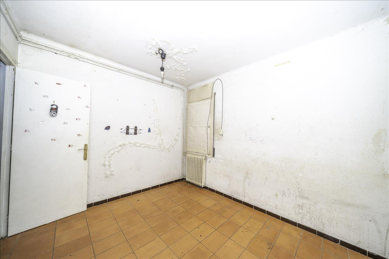 Piso en venta en Cassà de la Selva Girona Número 6