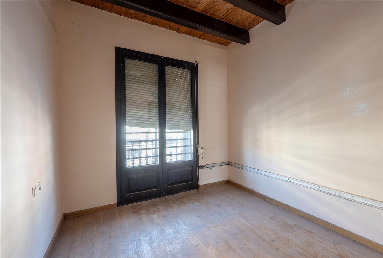Piso en venta en Vallirana Barcelona Número 5