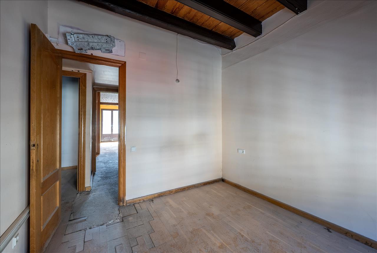 Piso en venta en Vallirana Barcelona Número 7