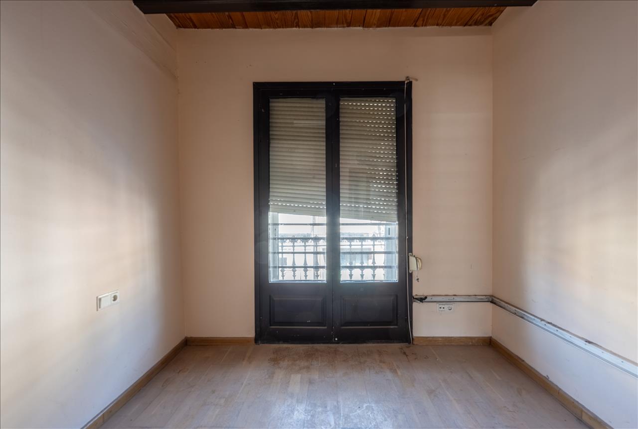 Piso en venta en Vallirana Barcelona Número 8