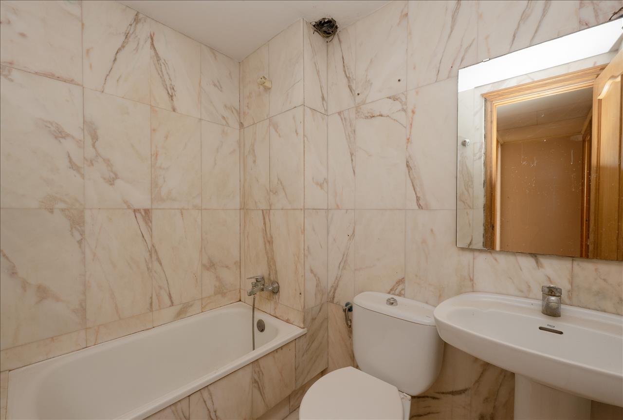 Piso en venta en Vallirana Barcelona Número 19