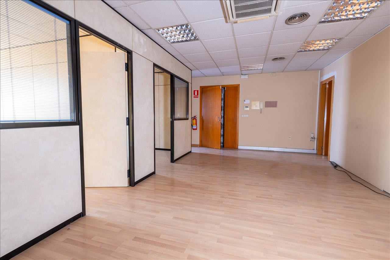 Oficina en venta en Reus Tarragona Número 0