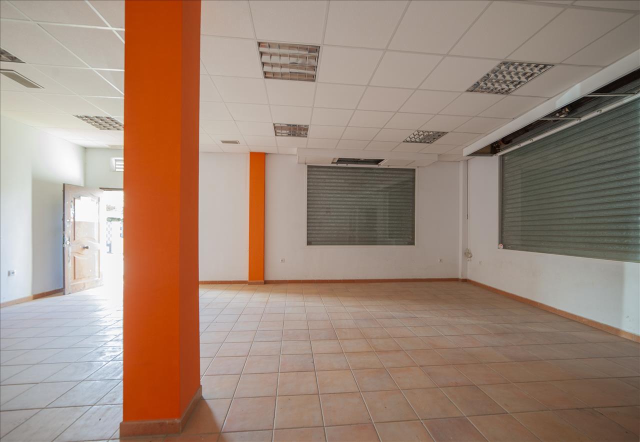 Local en venta en Burguillos Sevilla Número 3