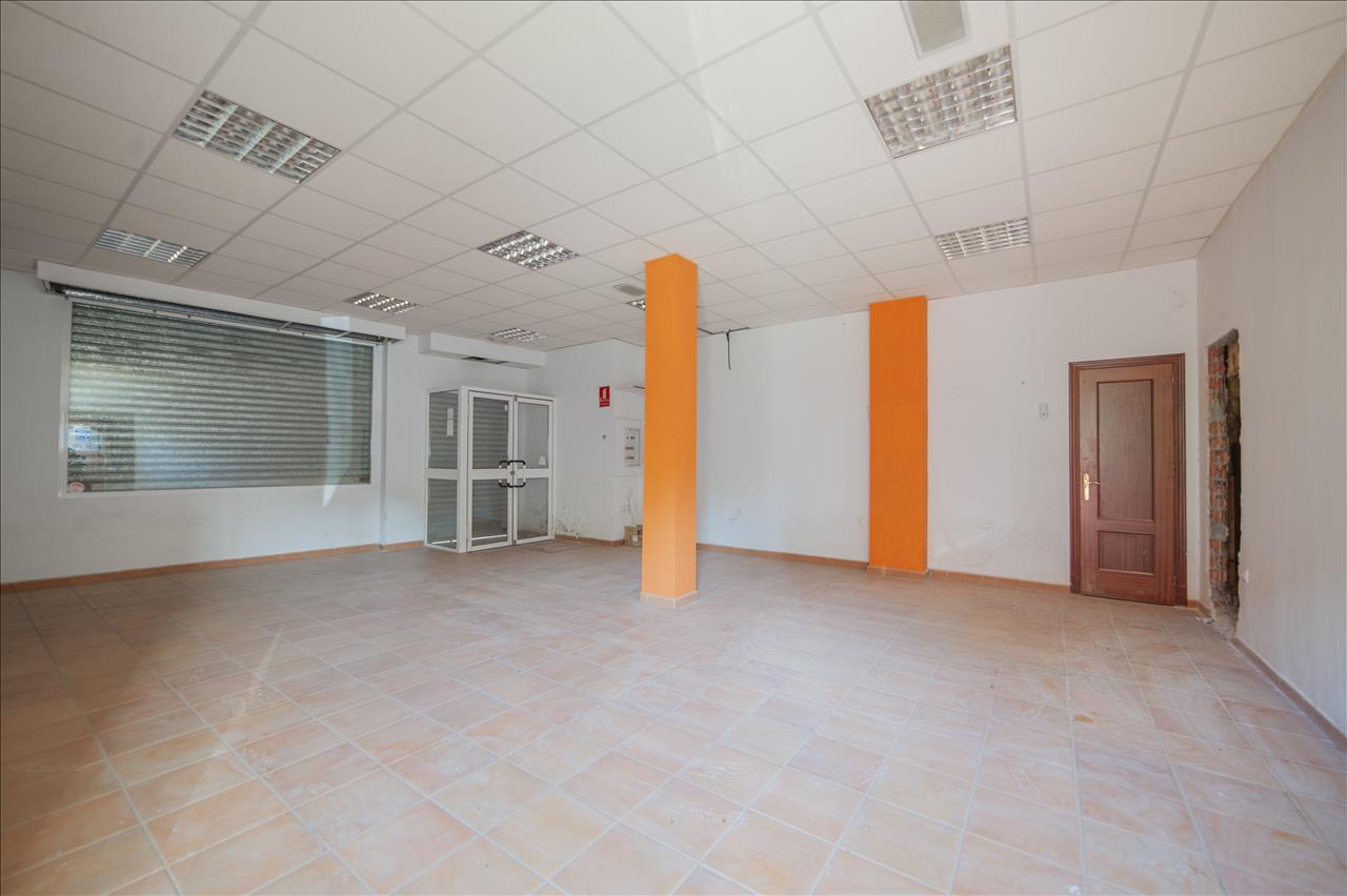 Local en venta en Burguillos Sevilla Número 0