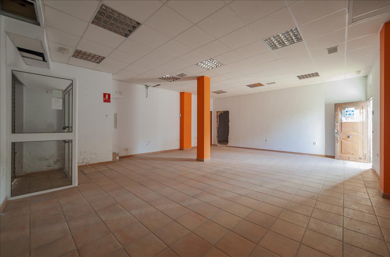 Local en venta en Burguillos Sevilla Número 5
