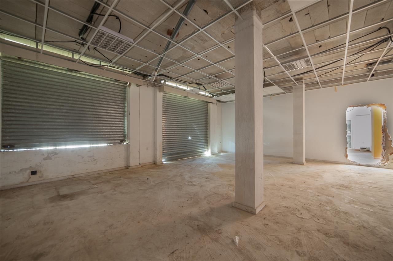 Local en venta en Burguillos Sevilla Número 11