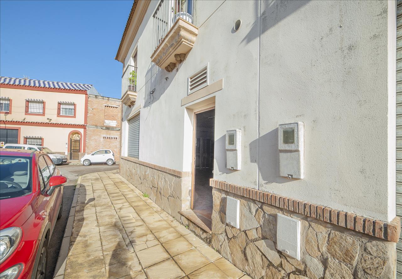 Local en venta en Burguillos Sevilla Número 13