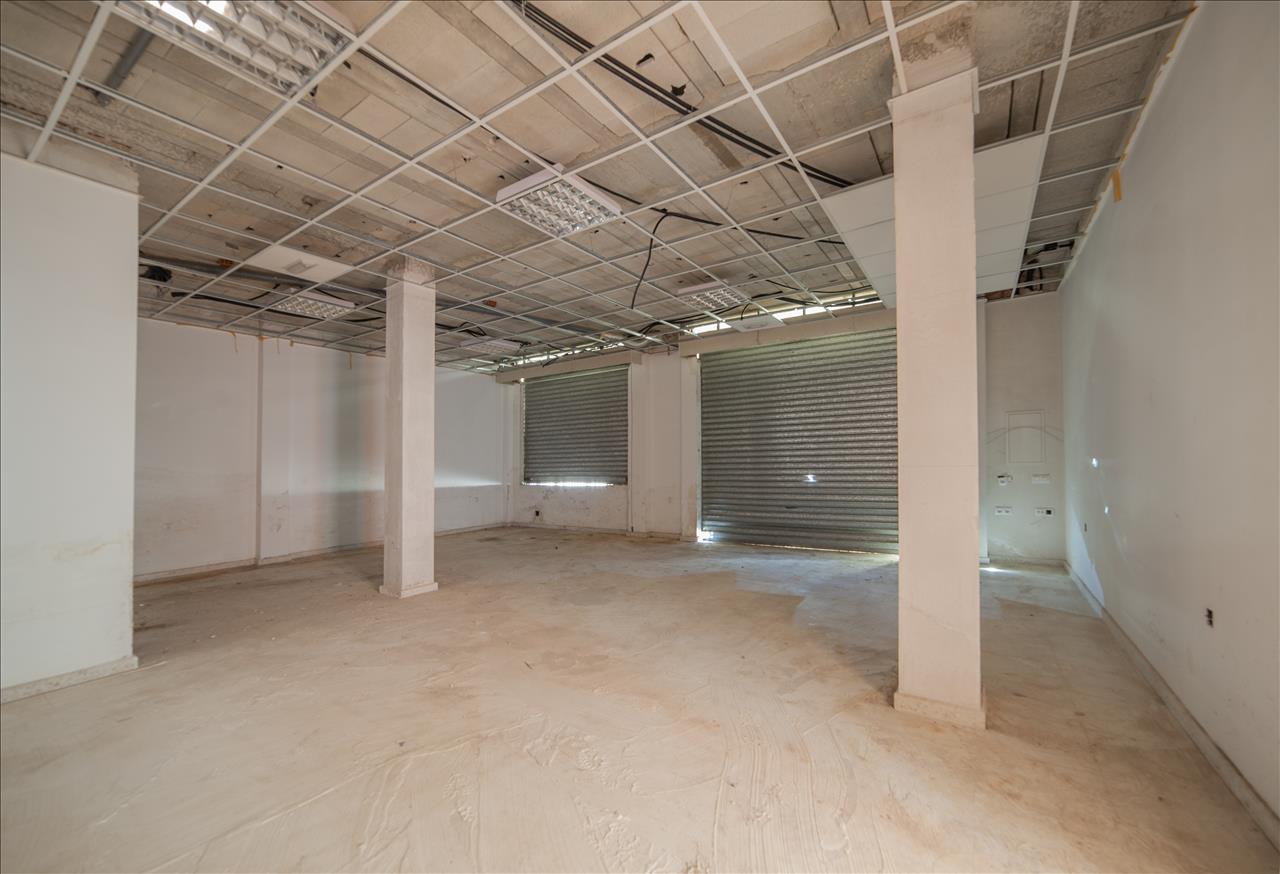Local en venta en Burguillos Sevilla Número 9