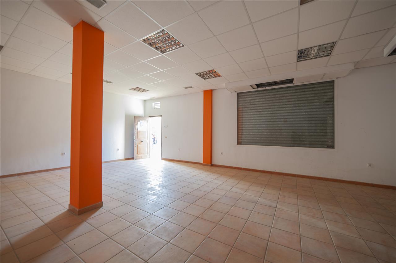 Local en venta en Burguillos Sevilla Número 4