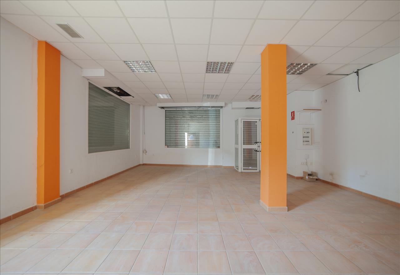 Local en venta en Burguillos Sevilla Número 1