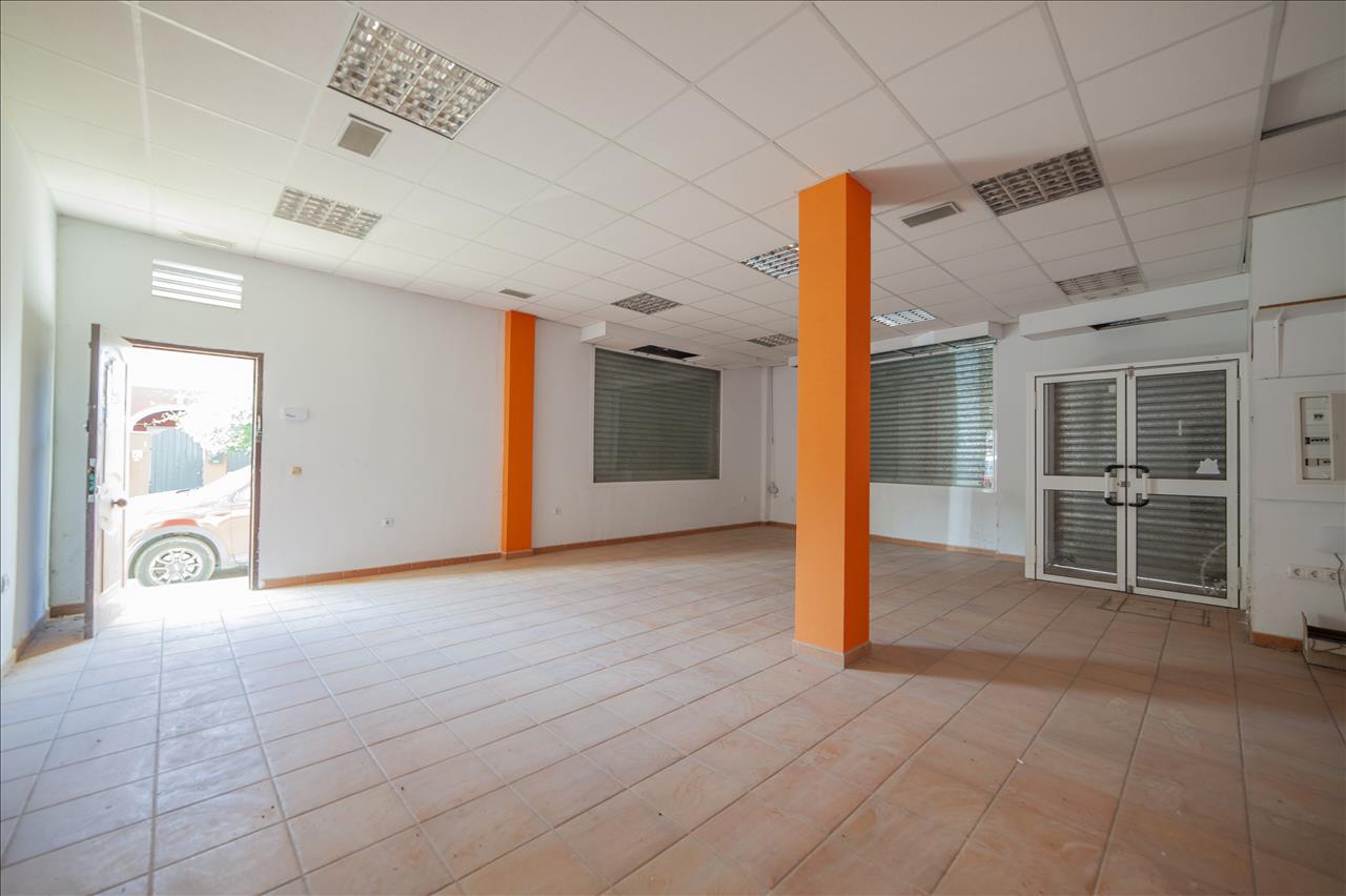 Local en venta en Burguillos Sevilla Número 2