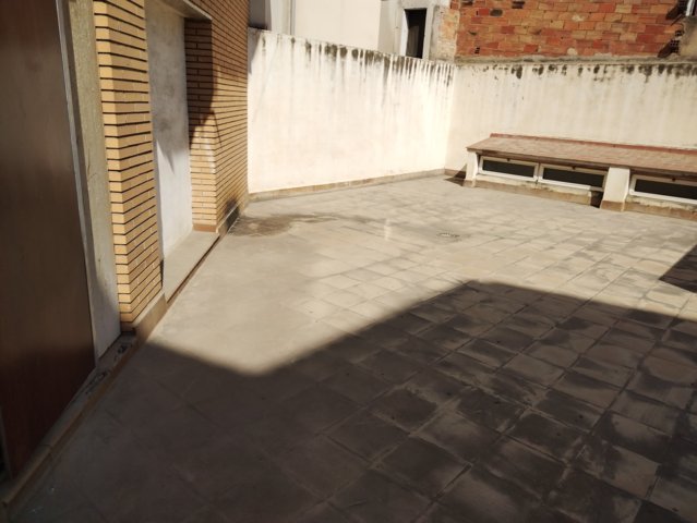 Local en venta en Montcada i Reixac Barcelona Número 6