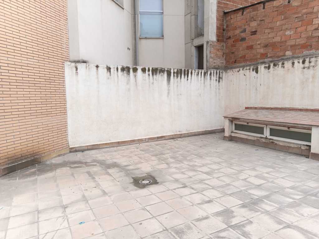 Local en venta en Montcada i Reixac Barcelona Número 7