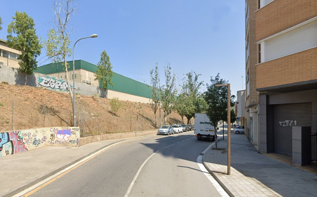 Local en venta en Montcada i Reixac Barcelona Número 8