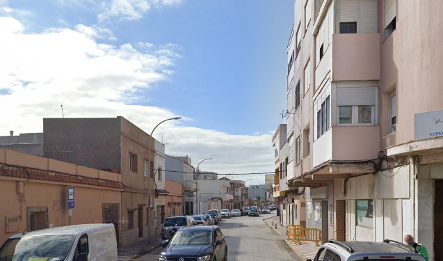 Piso en venta en Línea de la Concepción (La) Cádiz Número 0