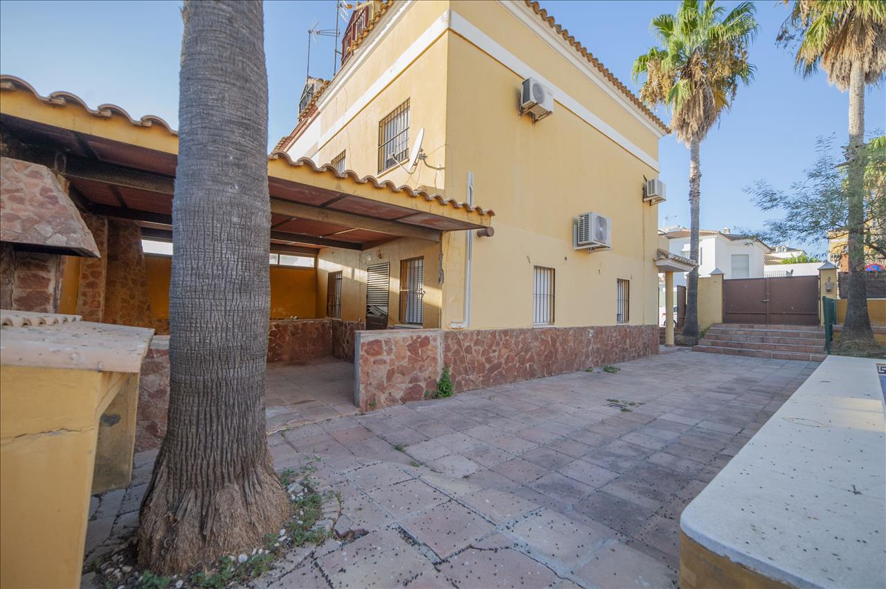 Casa en venta en Salteras Sevilla Número 15