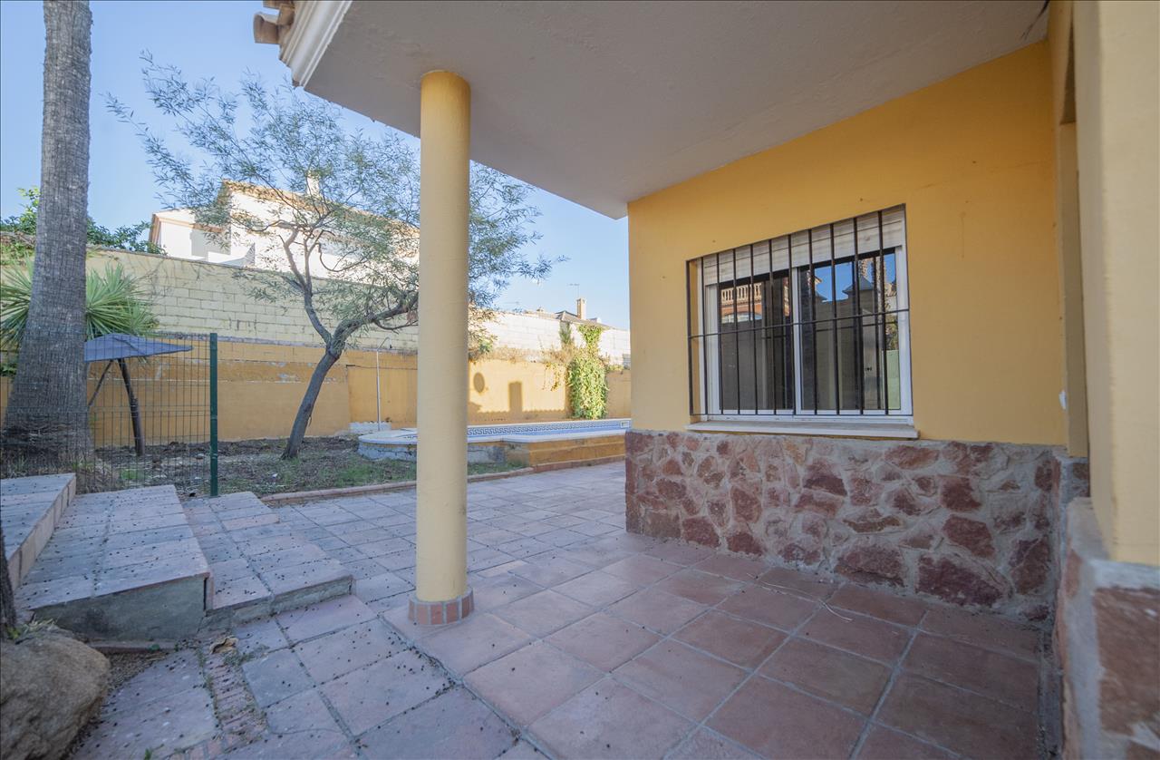 Casa en venta en Salteras Sevilla Número 13