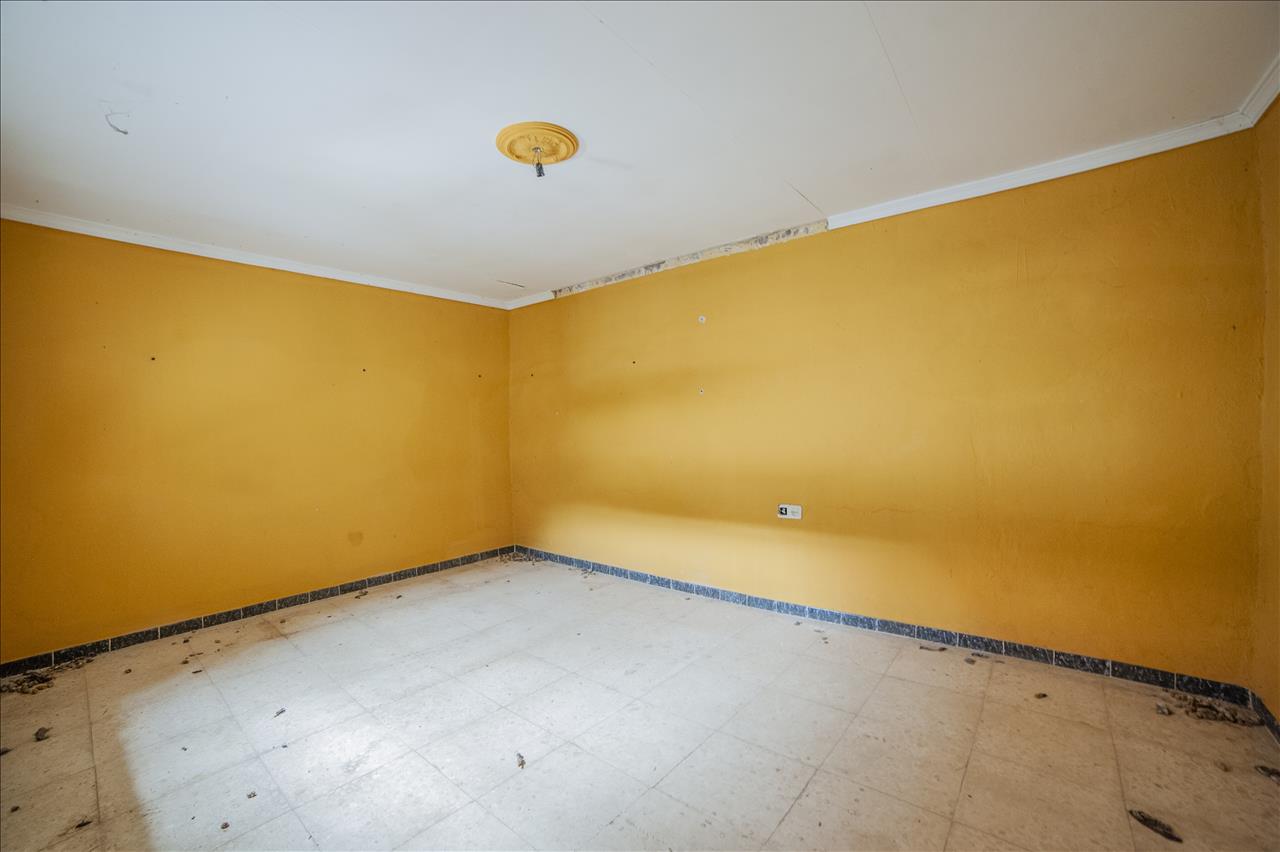 Casa en venta en Lora del Río Sevilla Número 4
