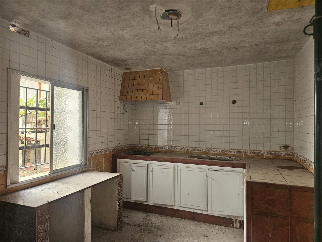 Casa en venta en Lora del Río Sevilla Número 5