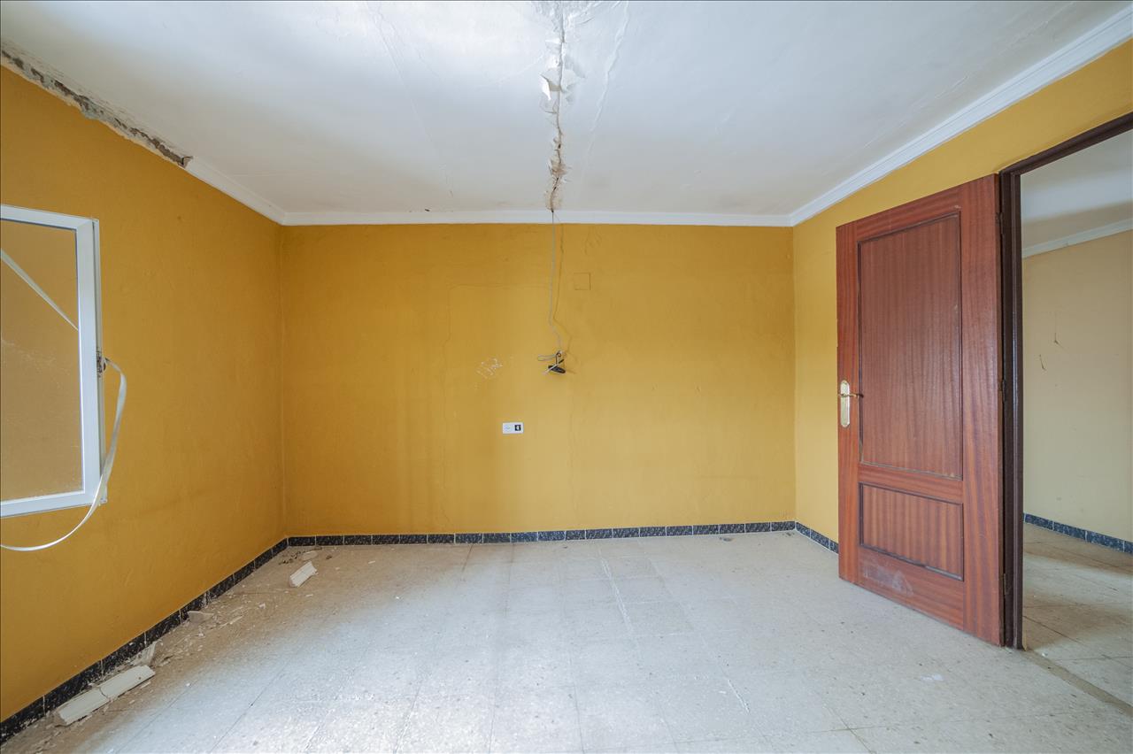 Casa en venta en Lora del Río Sevilla Número 7