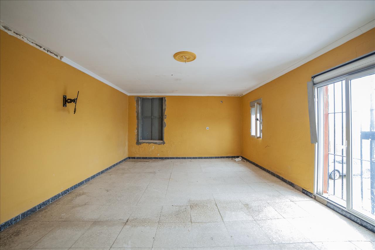 Casa en venta en Lora del Río Sevilla Número 0