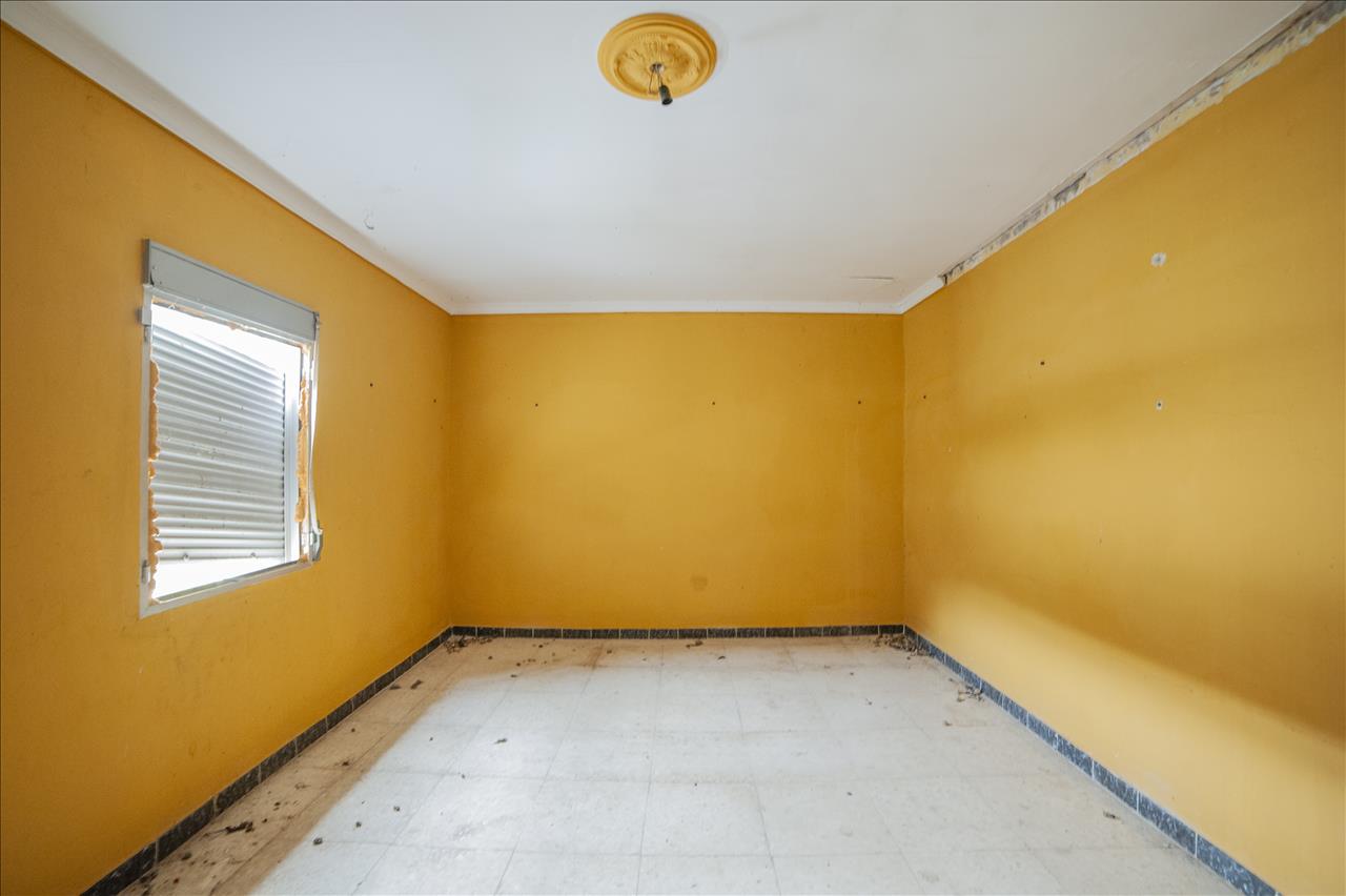 Casa en venta en Lora del Río Sevilla Número 5