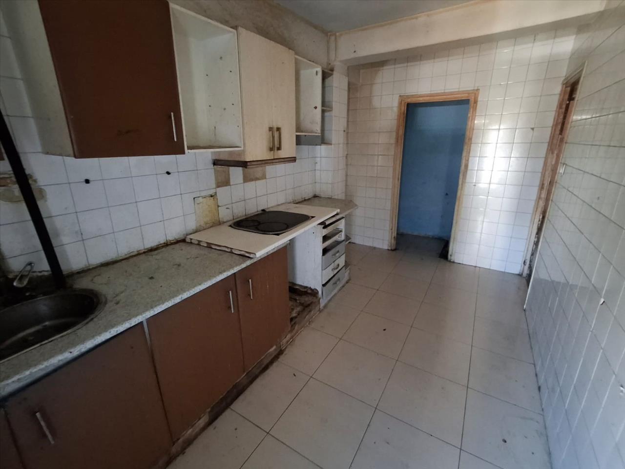 Piso en venta en Corrales de Buelna (Los Cantabria Número 6