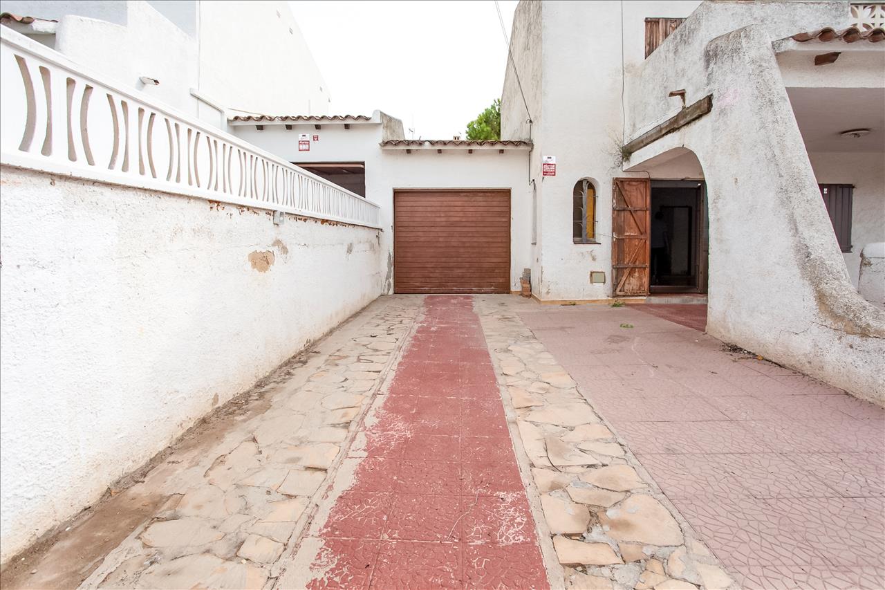 Casa en venta en Creixell Tarragona Número 17