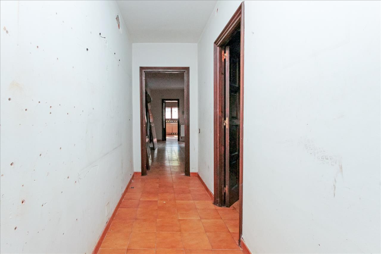 Casa en venta en Corbera de Llobregat Barcelona Número 8