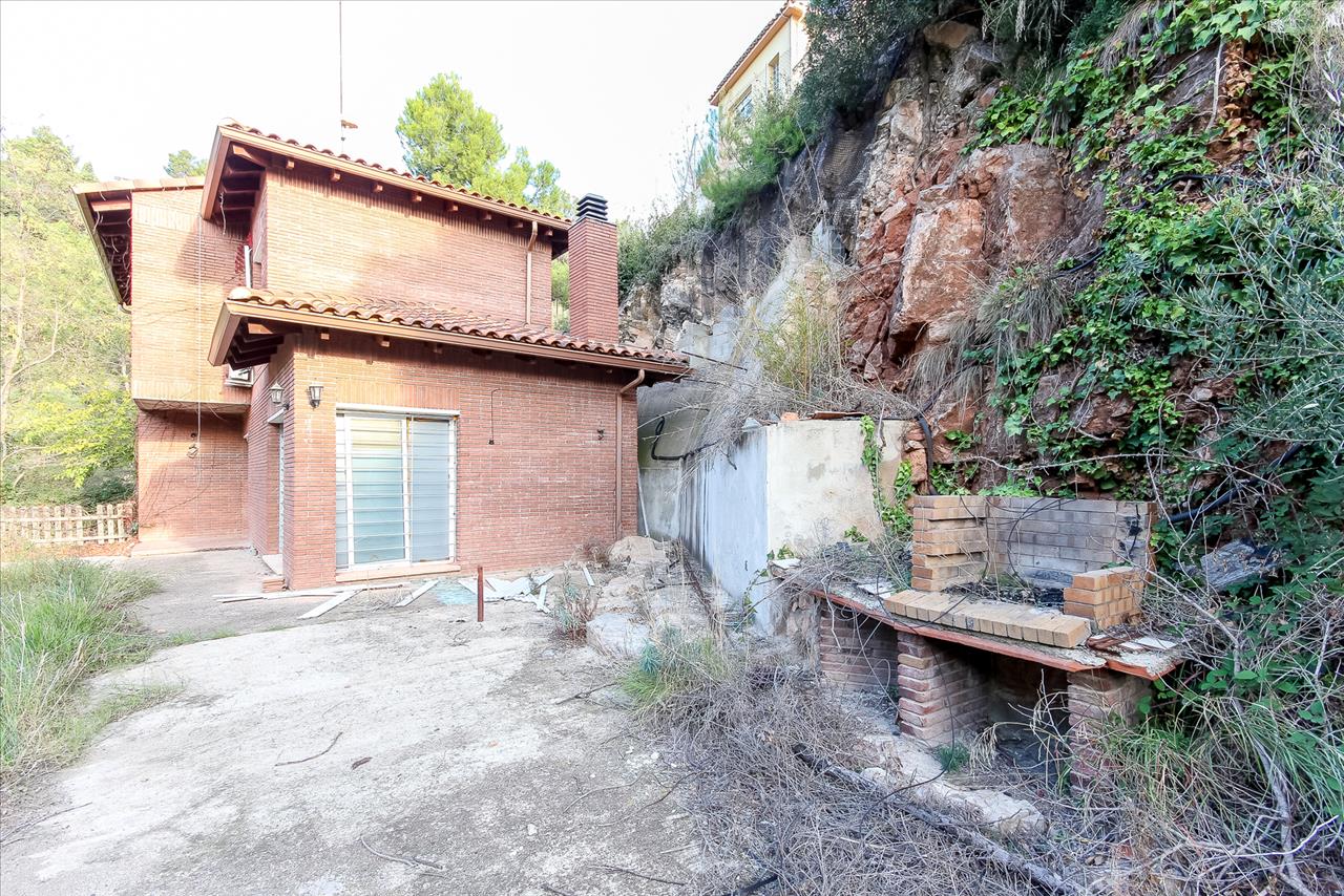 Casa en venta en Corbera de Llobregat Barcelona Número 3