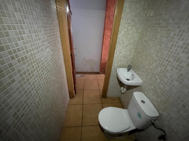 Local en venta en Sant Feliu de Guíxols Girona Número 7