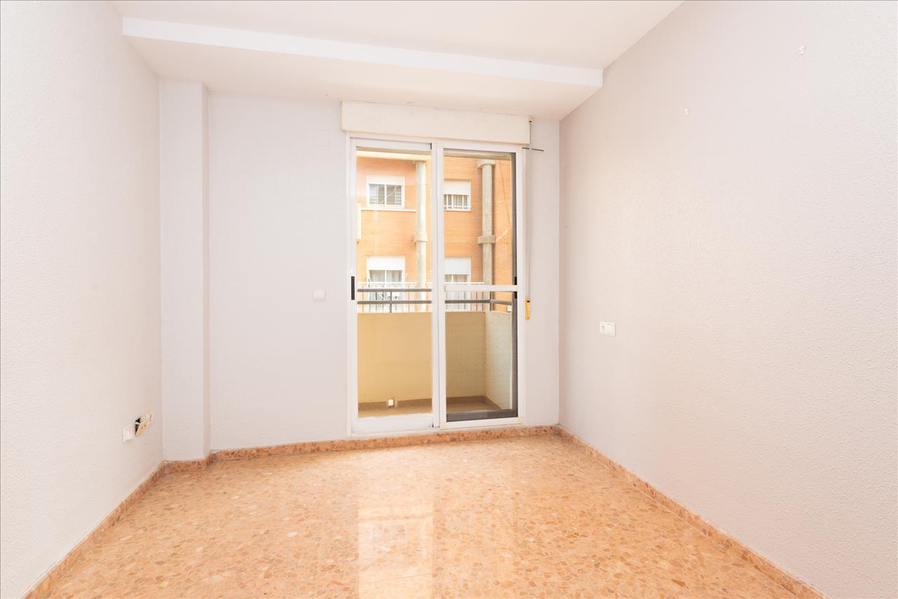 Piso en venta en Onda Castellón Número 9