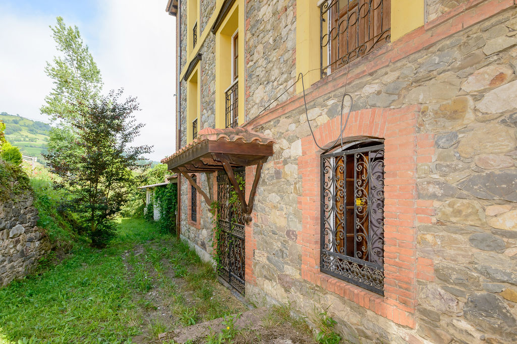 Casa en venta en Lena Asturias Número 0